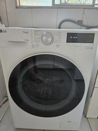 Máquina que lava e seca. 14 kilos