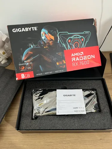 Placa de vídeo Rx7600 8gb gigabyte