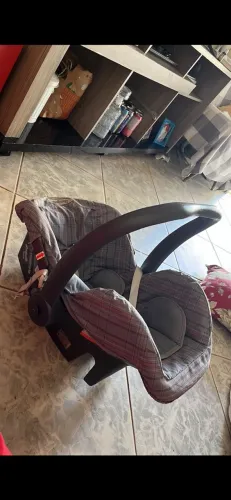 Vendo os dois bebê conforto
