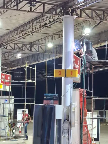 PINTURAS E REPAROS NA ESTRUTURA POSTO DE GASOLINA.