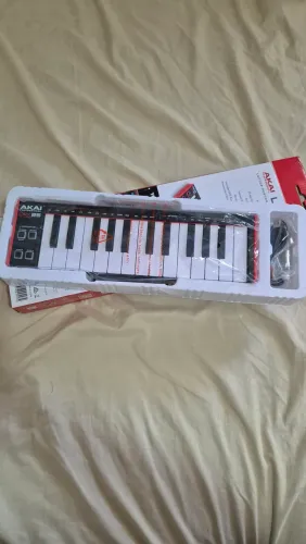 Akai LPK25 - Controlador de Teclado MIDI USB