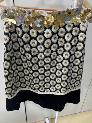 SAIA OBRA DE ARTE / PEÇA ÚNICA Saia Midi N Handmade artesanal, bordada à mão .
