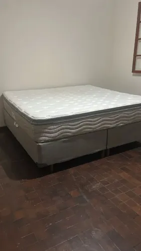 Cama King Size com Colchão de Molas Ensacadas
