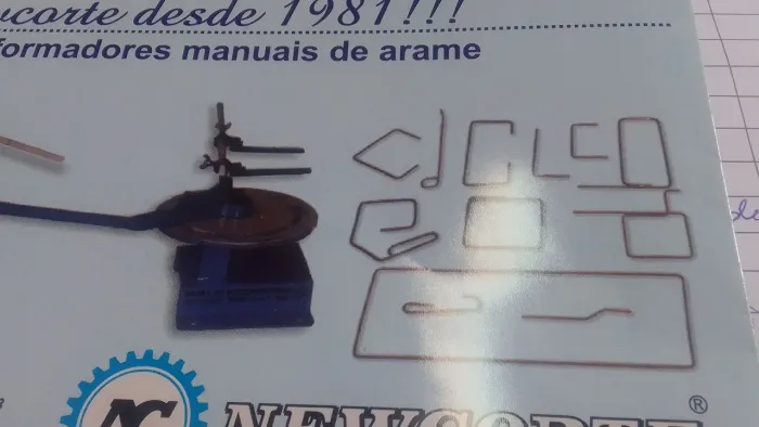 Dobradeira de arames e fitas