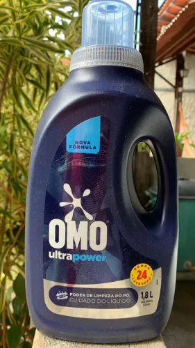 Sabão líquido Omo 1,8l