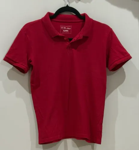 CAMISETA POLO VERMELHA INFANTIL FUZARKA RENNER TAM 11-12 ANOS (156 CM)