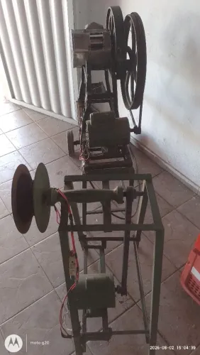 Vendo ou troco um engenho de caldo de cana mais a máquina de limpar a cana