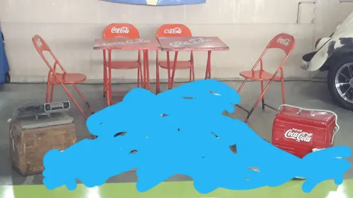 Mesa e cooler original da coca cola