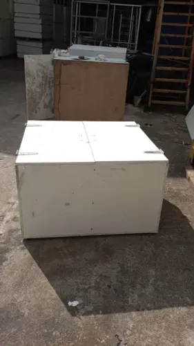 caixa embalagem armário madeira mdf branco 1,10m x1m x0,60 a escanilhos de 0,52x0,52 ,