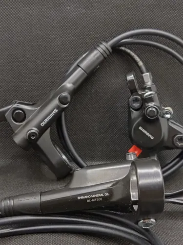 Freio Hidráulico Shimano MT200 (O PAR)