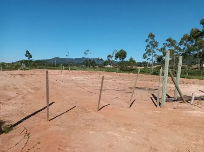 Vendo lote plano padrão próximo a Br 101 governador celso ramos