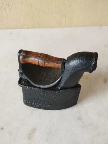 Pequeno Ferro de passar 