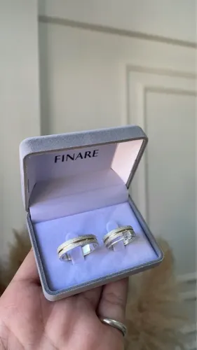 Par de alianças Diamantada na Prata 950 com fio banhado a Ouro 18k