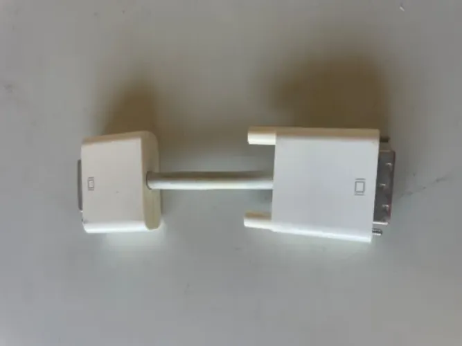 Adaptador Apple DVI fêmea para DVI macho