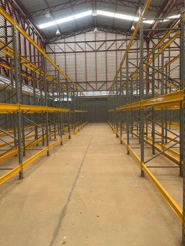 Porta palete temos vários modelos e cores 