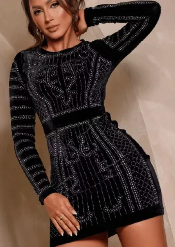 Vestido de Veludo com Strass ( G )