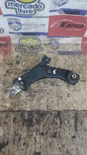 Bandeja dianteira esquerda Fiat Toro 1.3 turbo 2022 / 2025