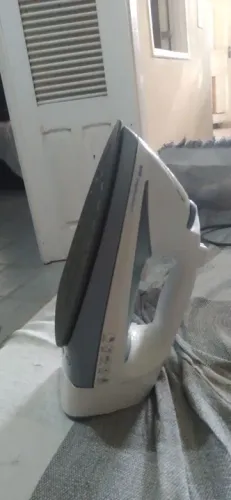 Ferro de engomar a vapor novo 110v
