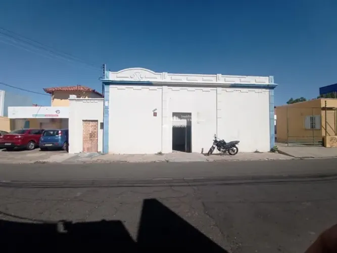 R.PAISSANDU - BAIRRO:CENTRO