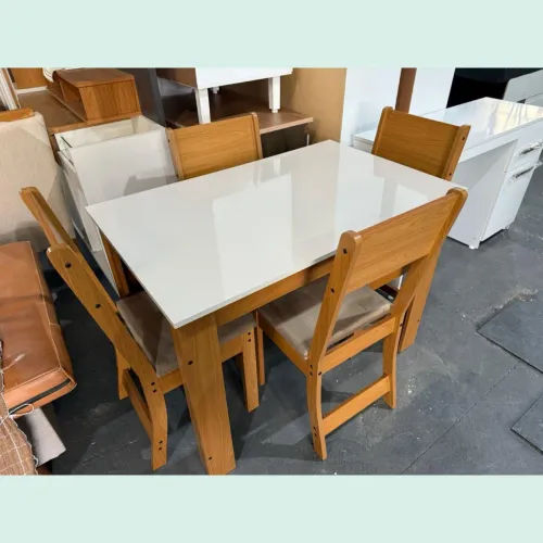 Mesa com 4 cadeiras - entregamos hoje