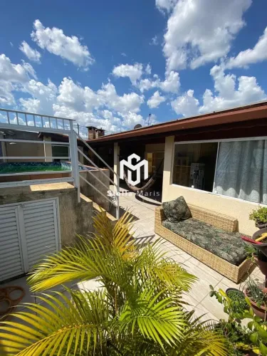 Casa com 3 dormitórios e piscina a venda!!