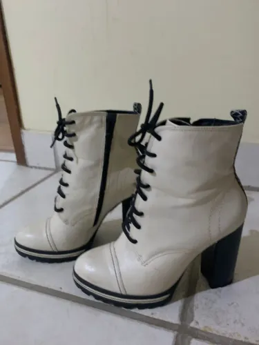 Bota Coturno com Salto