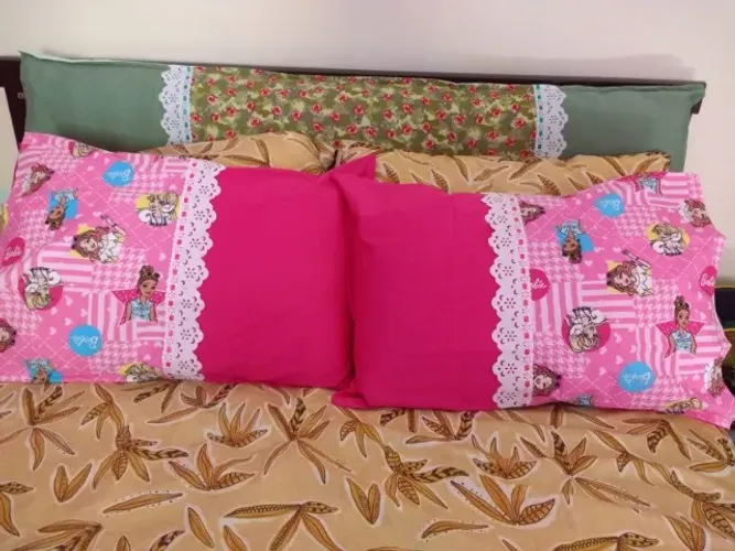 Vendo Por R$ 35,00 Cada Fronha com Bordado de Lasy e passa fita Medida 50cm x 70cm. 