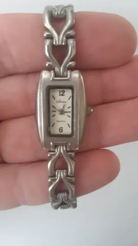 Relogio usado, antigo, no estado