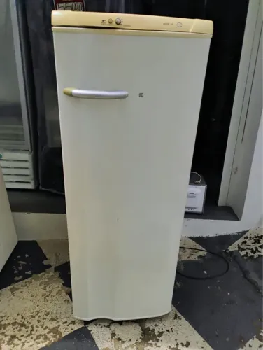 Geladeira Eletrolux em ótimo estado