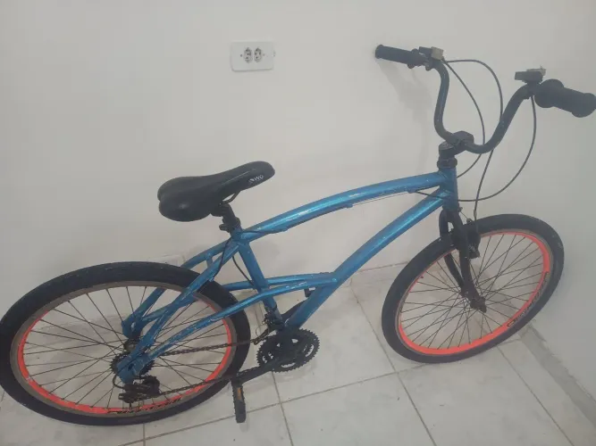 Bicicleta ,, pneus semi novos , quadro aluminio