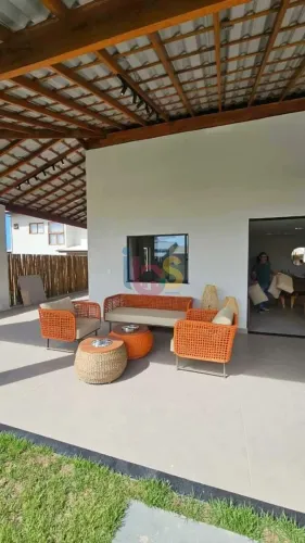 Alugo Linda Casa em Condominio Fechado Mobiliada
