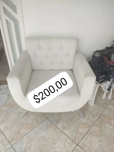 São2 potrona cada uma $200 . Confortável