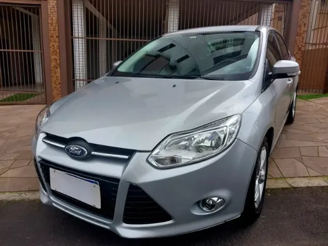 2014 Ford Focus Sedan 1.6 Automático Top Bancos Couro Financio/Avalio Troca