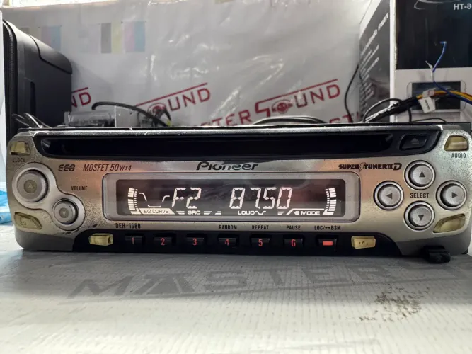 auto rádio e com Bluetooth Pioneer deh-1680 na promoção so 199,99 obs o cd nao funciona