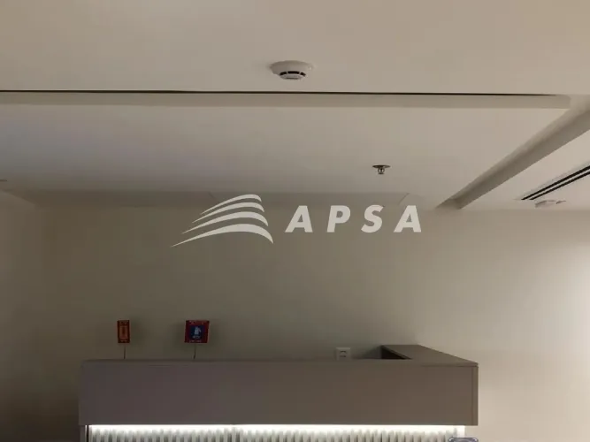 EXCELENTE SALA COMERCIAL PARA FINS DE CLÍNICA, LOCALIZADA NA ILHA DO LEITE, NO EMPRESARIAL