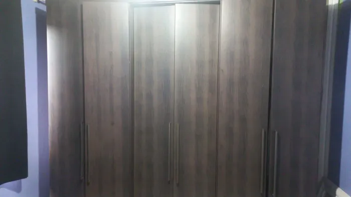 Guarda roupa 6 portas