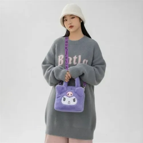 Bolsa Kuromi Roxa de Pelúcia - Kawaii Sanrio