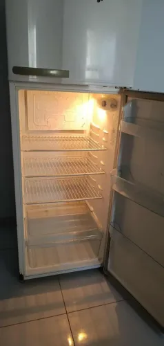 Geladeira super conservada 