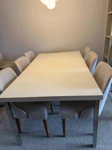 Jogo mesa com 6 cadeiras