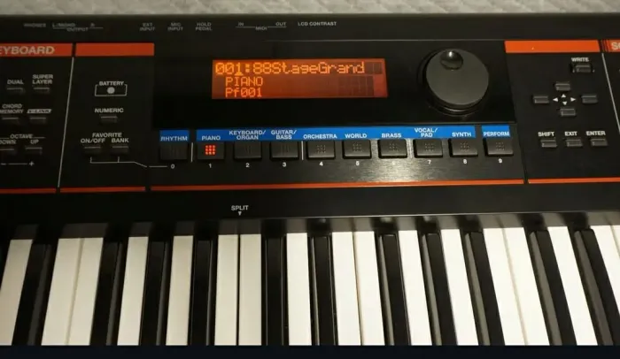 Sintetizador JUNO DI