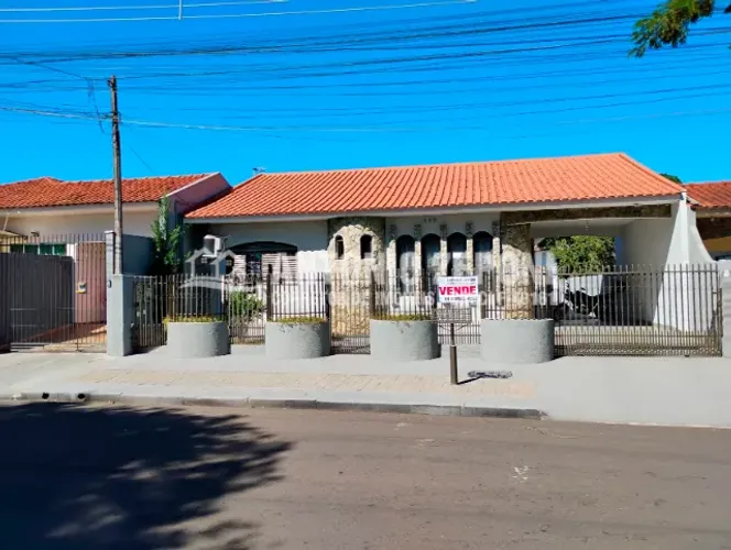 ****Oportunidade**** Duas casas no mesmo terreno - Jardim Vitória, Maringá/PR
