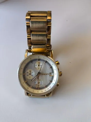 Relógio DKNY Dourado com Cronógrafo