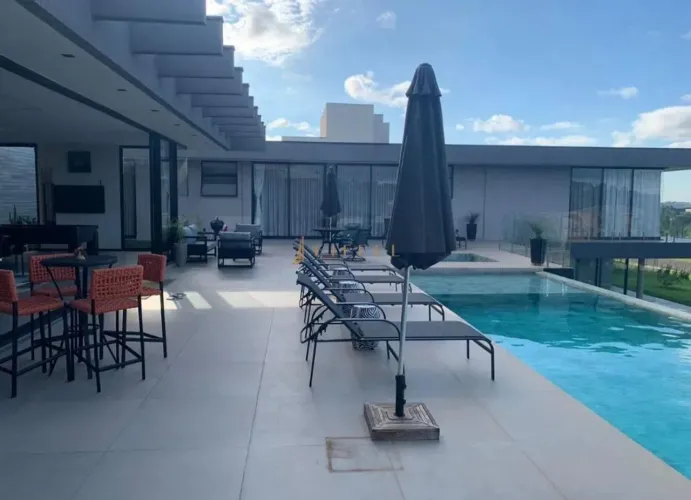 Casa à venda e para alugar em Itu, Condomínio Terras de São José, com 5 suítes, com 1000 m