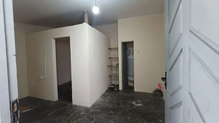 Quarto, sala e banheiro, teto forrado