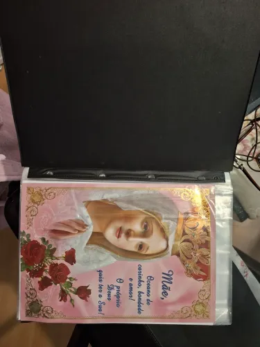 Pasta com itens católicos.