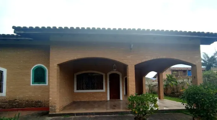 CASA - MARTIM DE SÁ - CARAGUATATUBA -TERRENO 1080 MTS - ÁREA CONST. 400 MTS