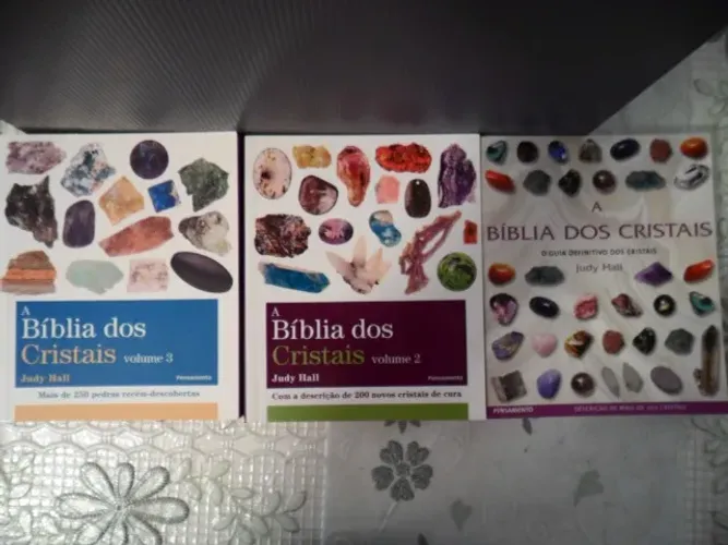 Kit Livros Biblia dos Cristais Livros A Biblia dos Cristais Volumes 1, 2, 3 - Novos (Hall,