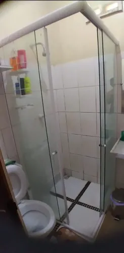 Box em L vidro temperado