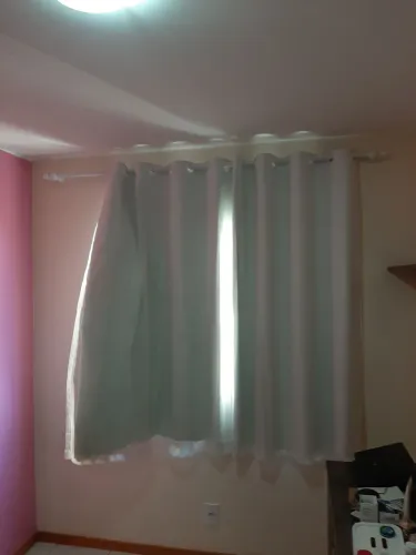 Cortina branca para quarto