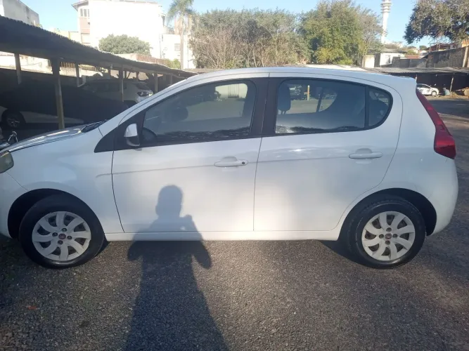 Fiat Palio Attractive 1.0 EVO Fire Flex 8V 5P 2012